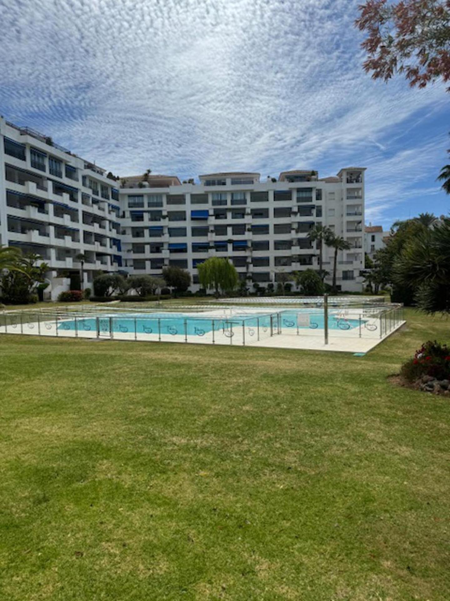 Luxurious Apartment In Puerto Banus Marbella Eksteriør billede